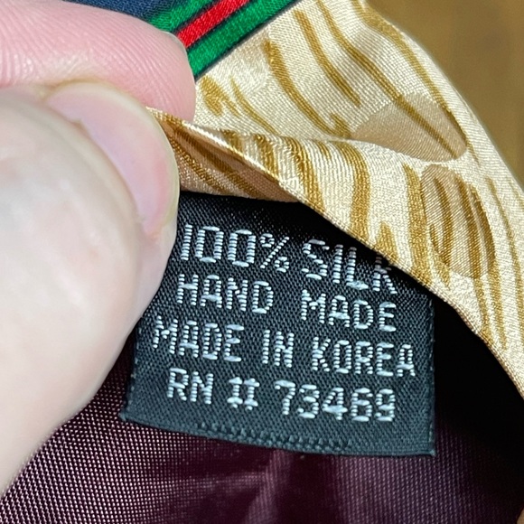 Vintage Looney Tunes Mania Christmas silk neck tie - Picture 3 of 3